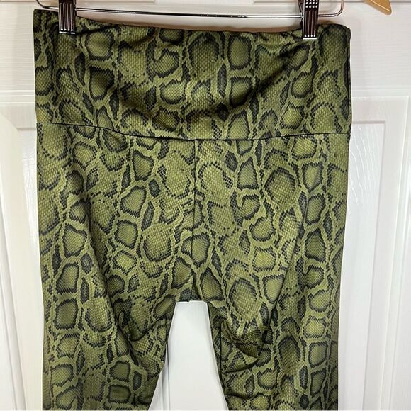 Onzie Snake Print Full Length Leggings Size Large Super Soft - Picture 5 of 8